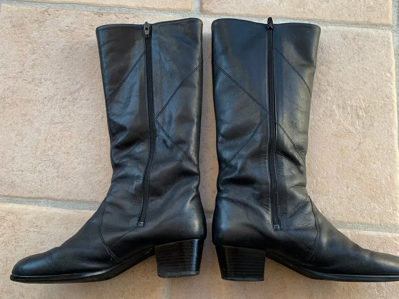 Billede 5 - Sorte læderstøvler med foer str. 5 1/2