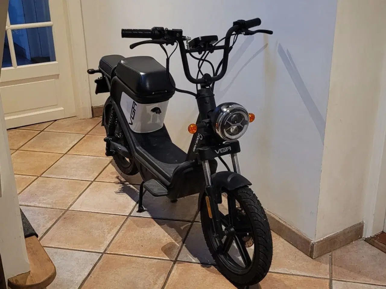 Billede 1 - El-scooter, VGA GEV1000, KM 1099, fra 10.04.2026