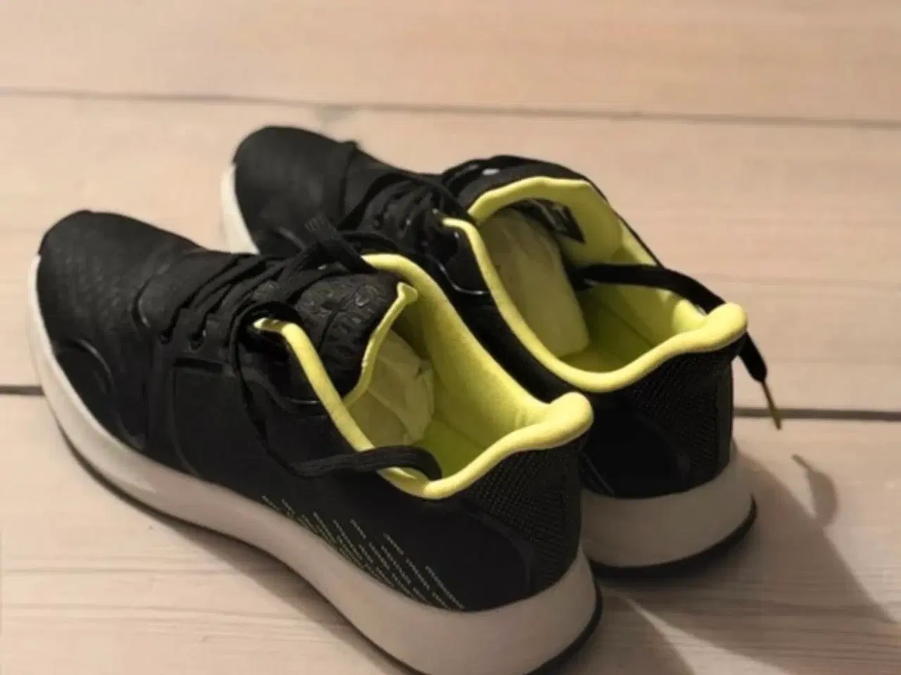 Billede 1 - Tamaris Fashletics str. 37