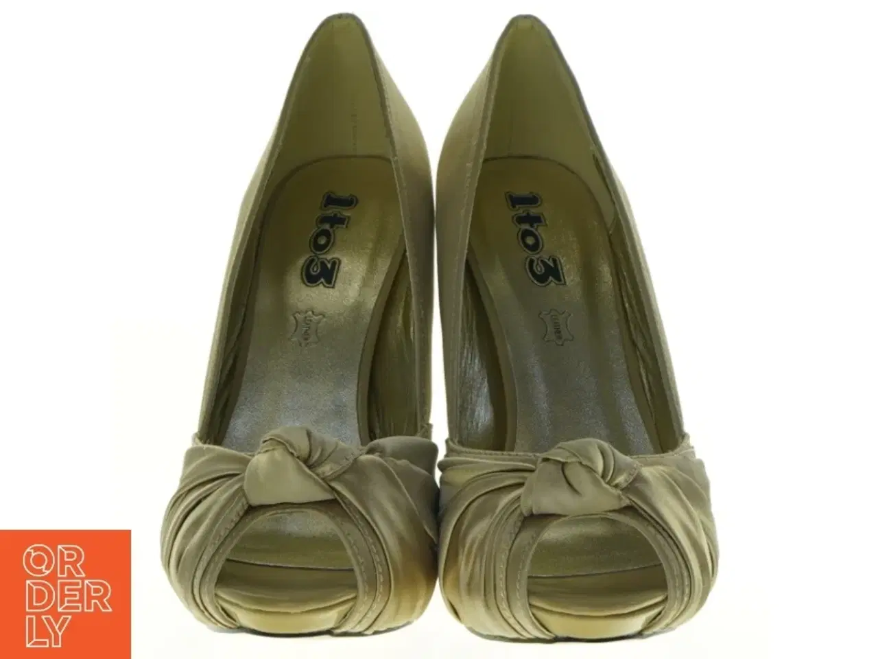 Billede 2 - Guld satin pumps fra 1to3 (str. 39)