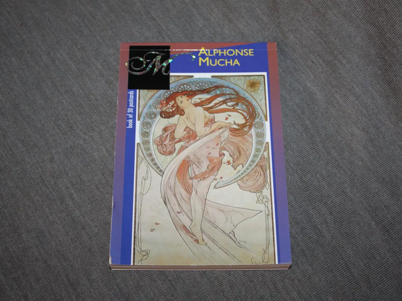 Billede 1 - Alphonse Mucha bog med 30 postkort