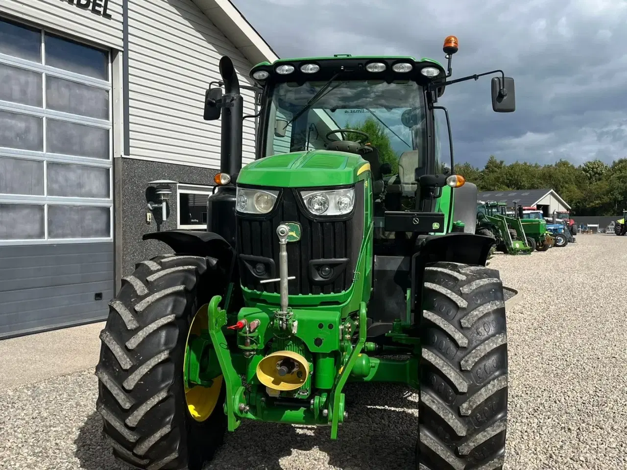 Billede 10 - John Deere 6175R Med frontlift og frontPTO samt luft anlæg