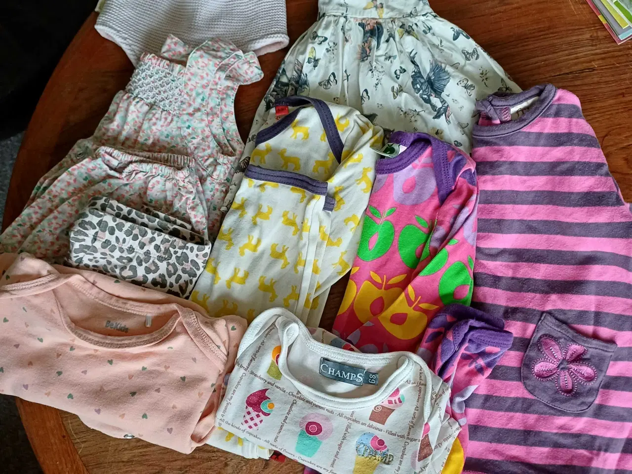 Billede 1 - Baby / pigetøj str 68