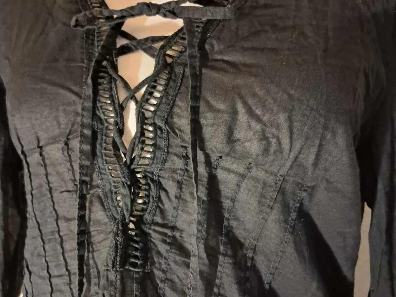 Billede 5 - OXMO str. M bluse