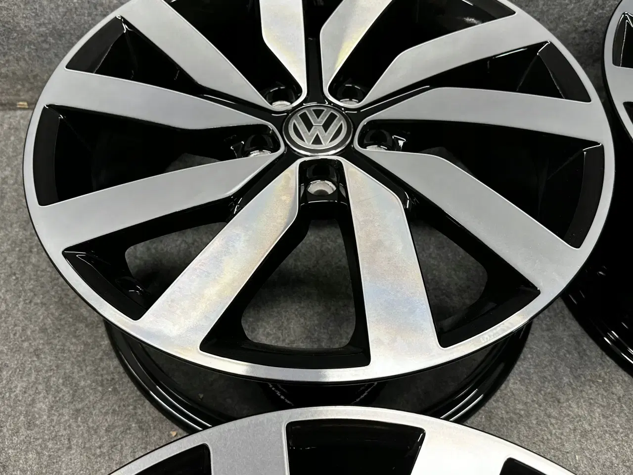 Billede 4 - VW GOLF VII 5G MARSEILLE 18 7.5" x 18" 5x112 ET 51