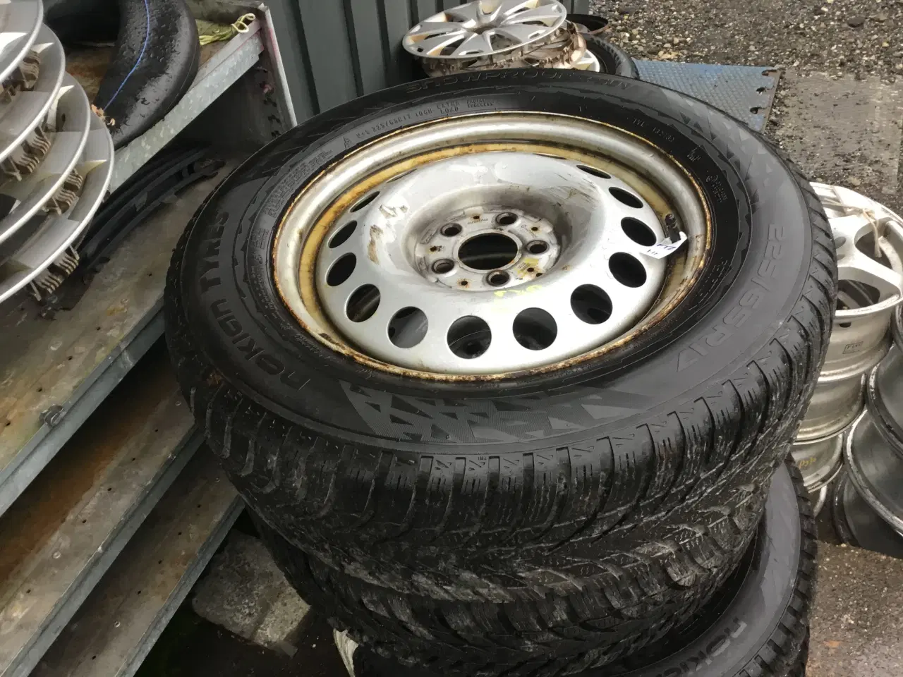 Billede 2 - Mercedes Vito dæk + fælge 2 år gamle 