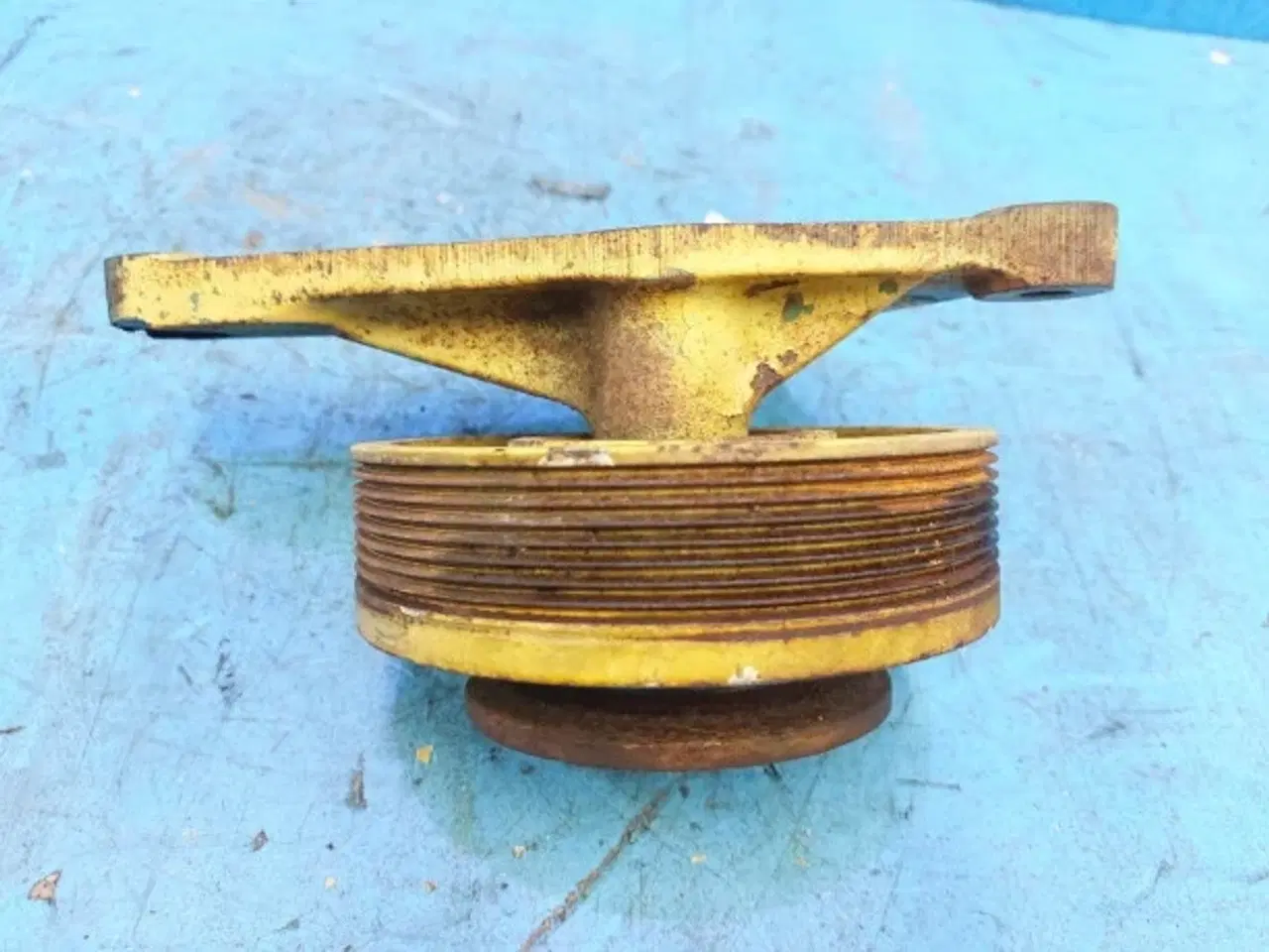 Billede 4 - Ford 675 Beslag Remskive 9833536