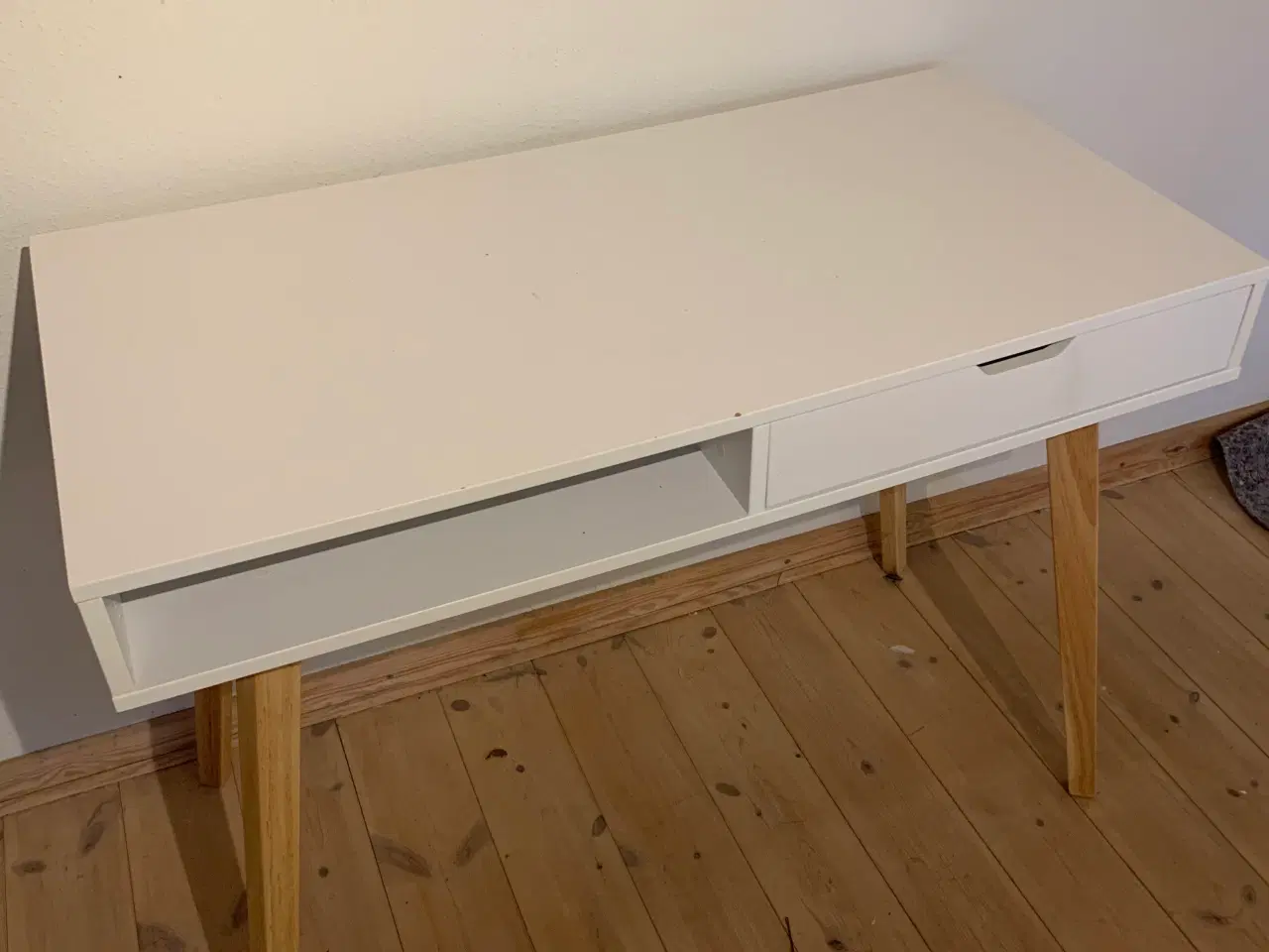 Billede 1 - Skrivebord