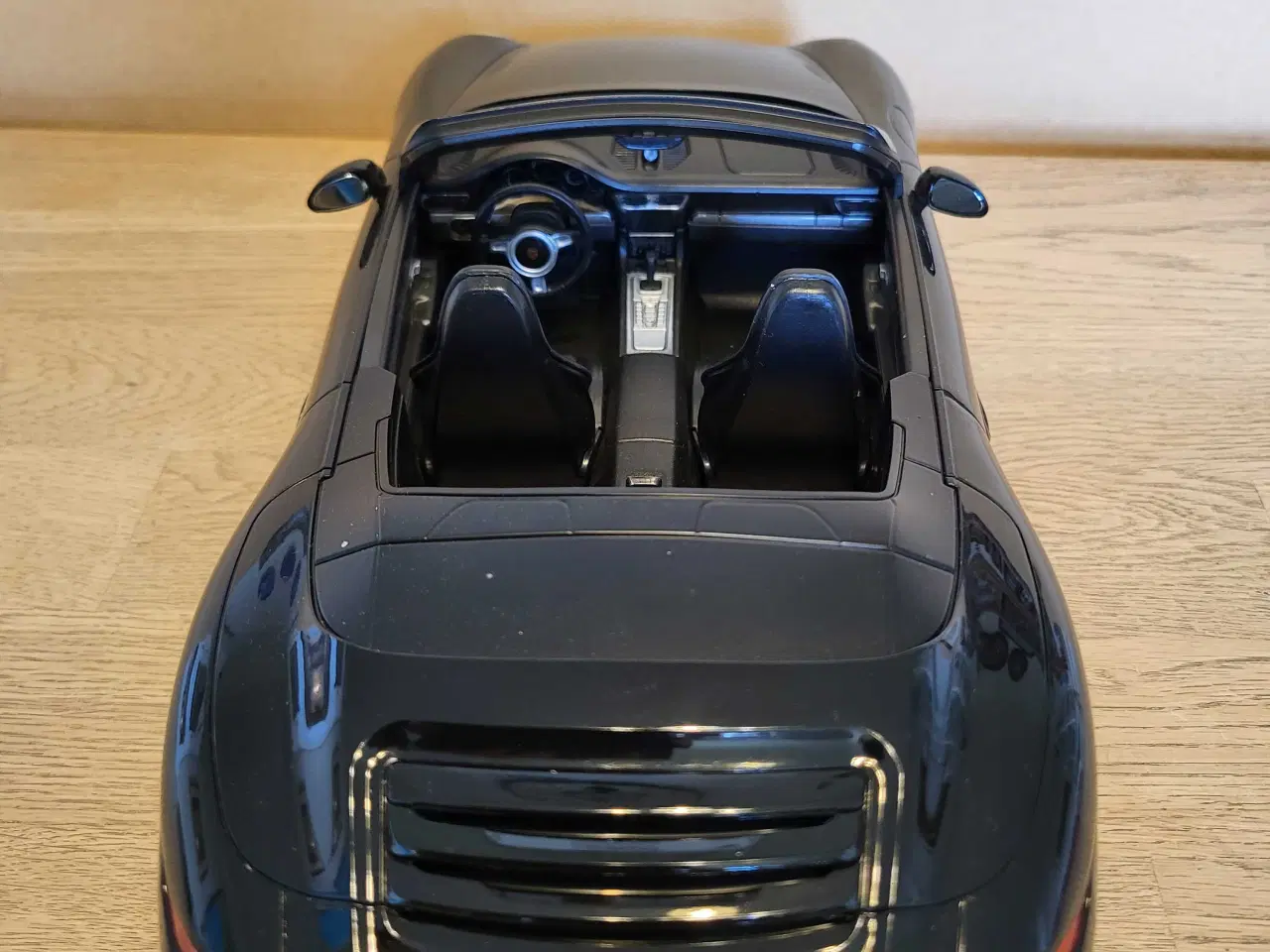 Billede 3 - Modelbil, Porsche 911 Carrera S, skala 1/12