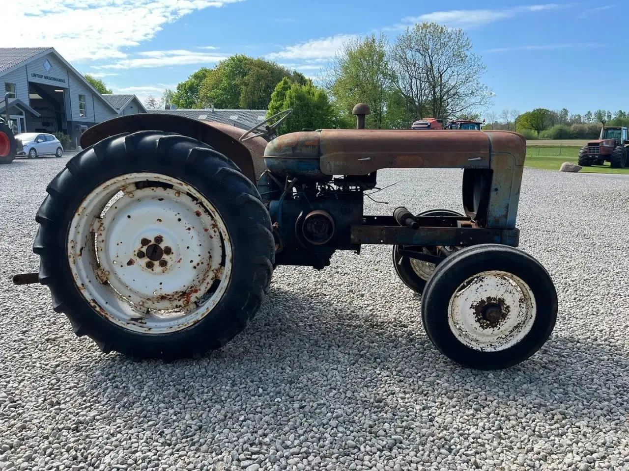 Billede 14 - Fordson Major Motoren mangler, men mange god dele.