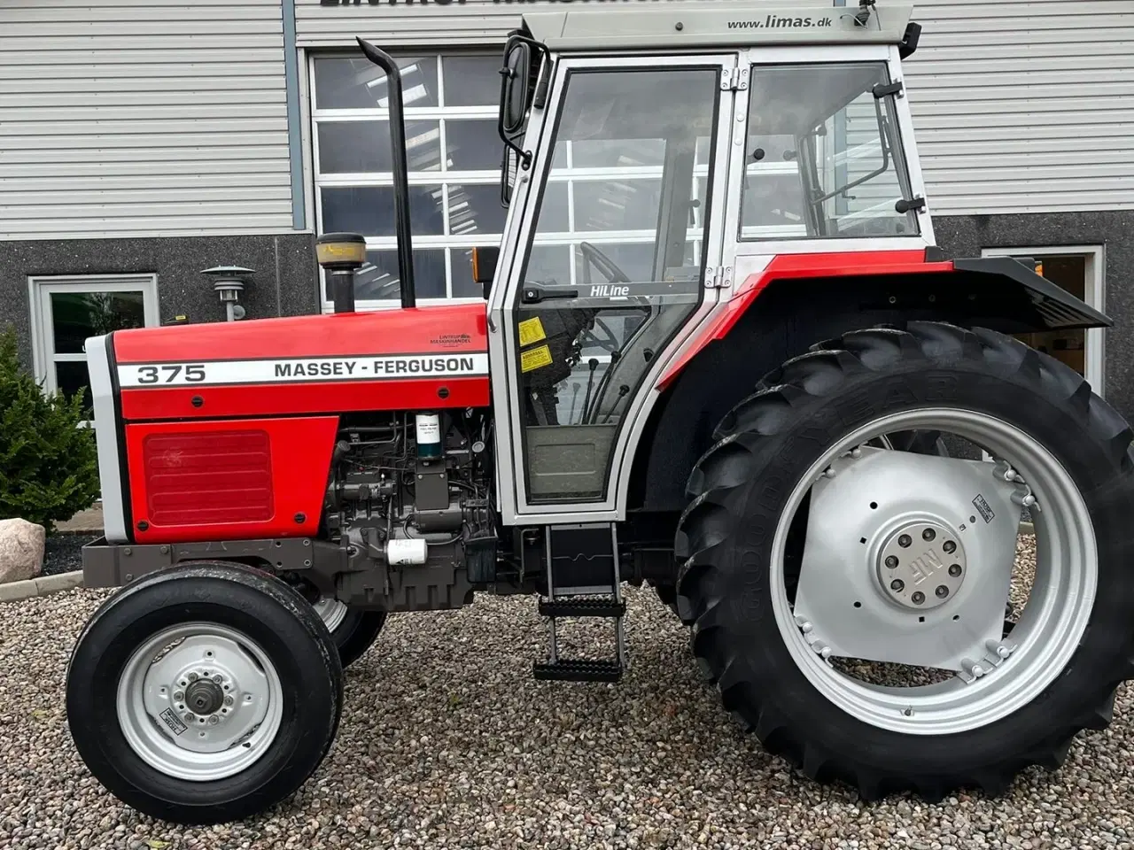 Billede 1 - Massey Ferguson 375 DEN ER SOM NY! Hi-Line model med fyldt servicebog og time garanti på.