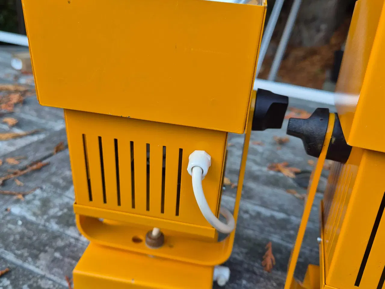Billede 9 - Flotte gule Finnerup spot 