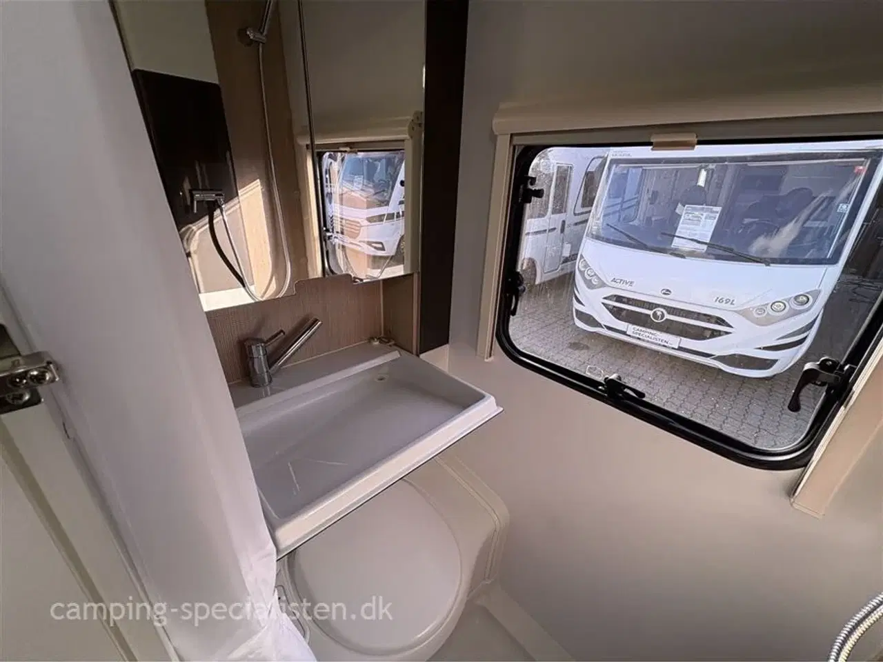 Billede 11 - 2020 - Adria Action 391 LH   Adria Action 391 LH 2020 - Se den nu hos Camping-Specialisten.dk
