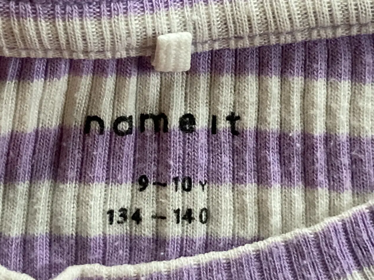 Billede 3 - T-shirt fra Name It str. 134/140