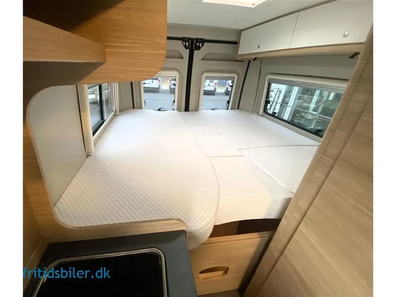 Billede 4 - 2024 - RoadCar R 640   Roadcar 640 165 Hk Den store rummelige camper med langsgående senge