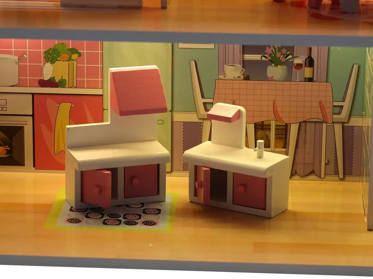 Billede 16 - Dukkehus i træ med møbler 70 cm – pink med LED