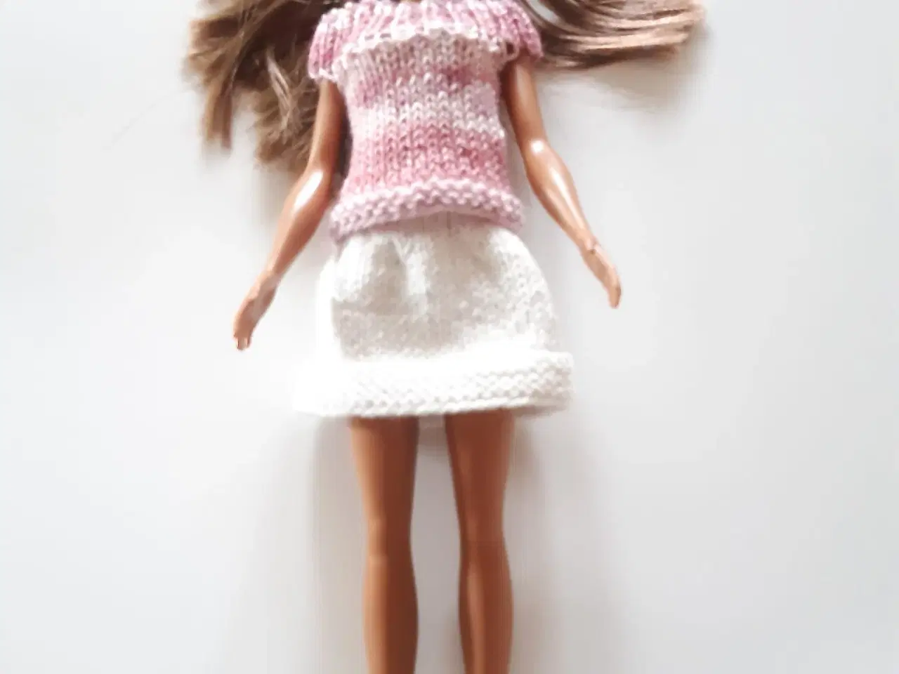 Billede 2 - Hjemmestrikket Barbie tøj