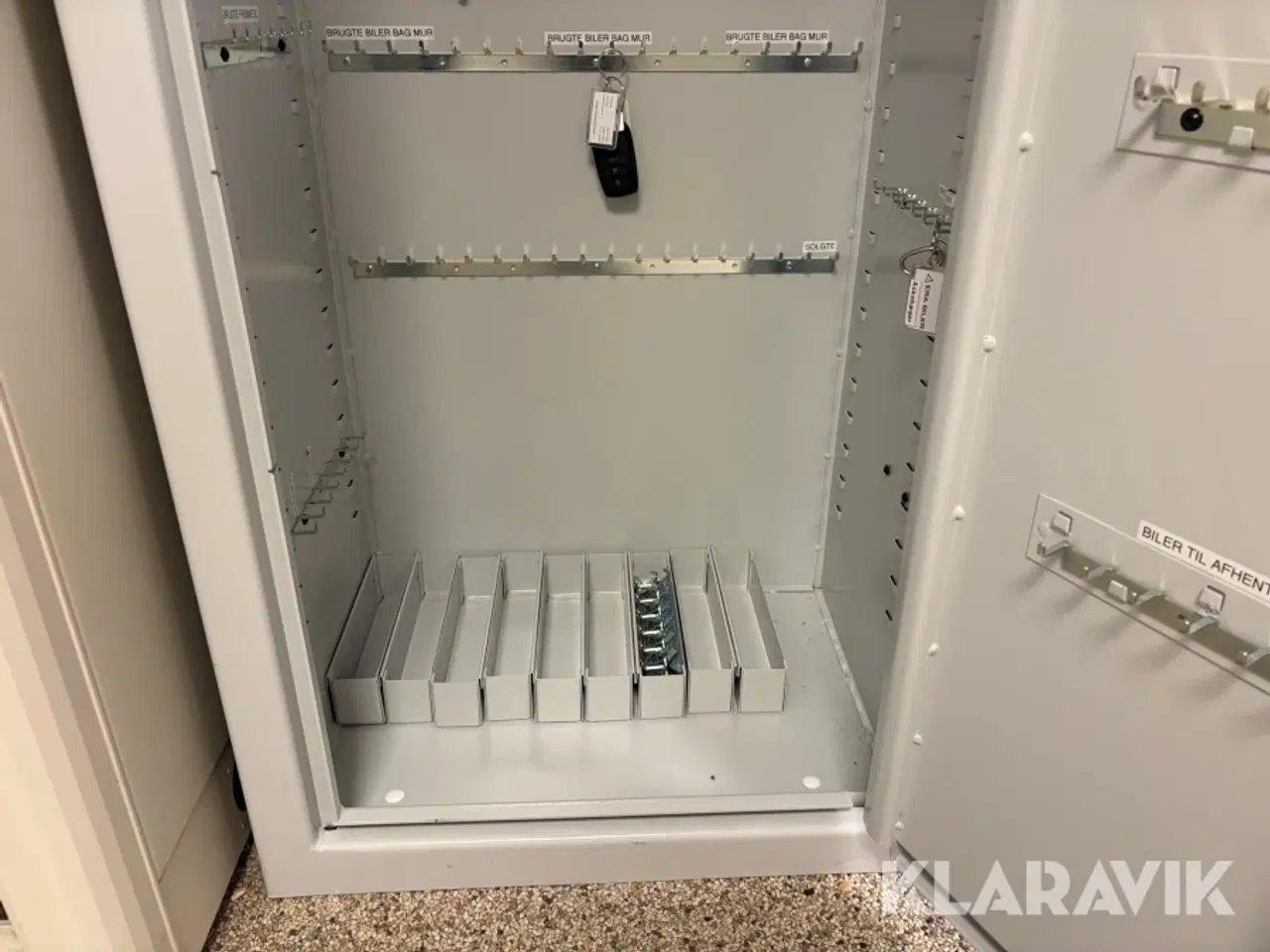 Billede 11 - Nøgleskab