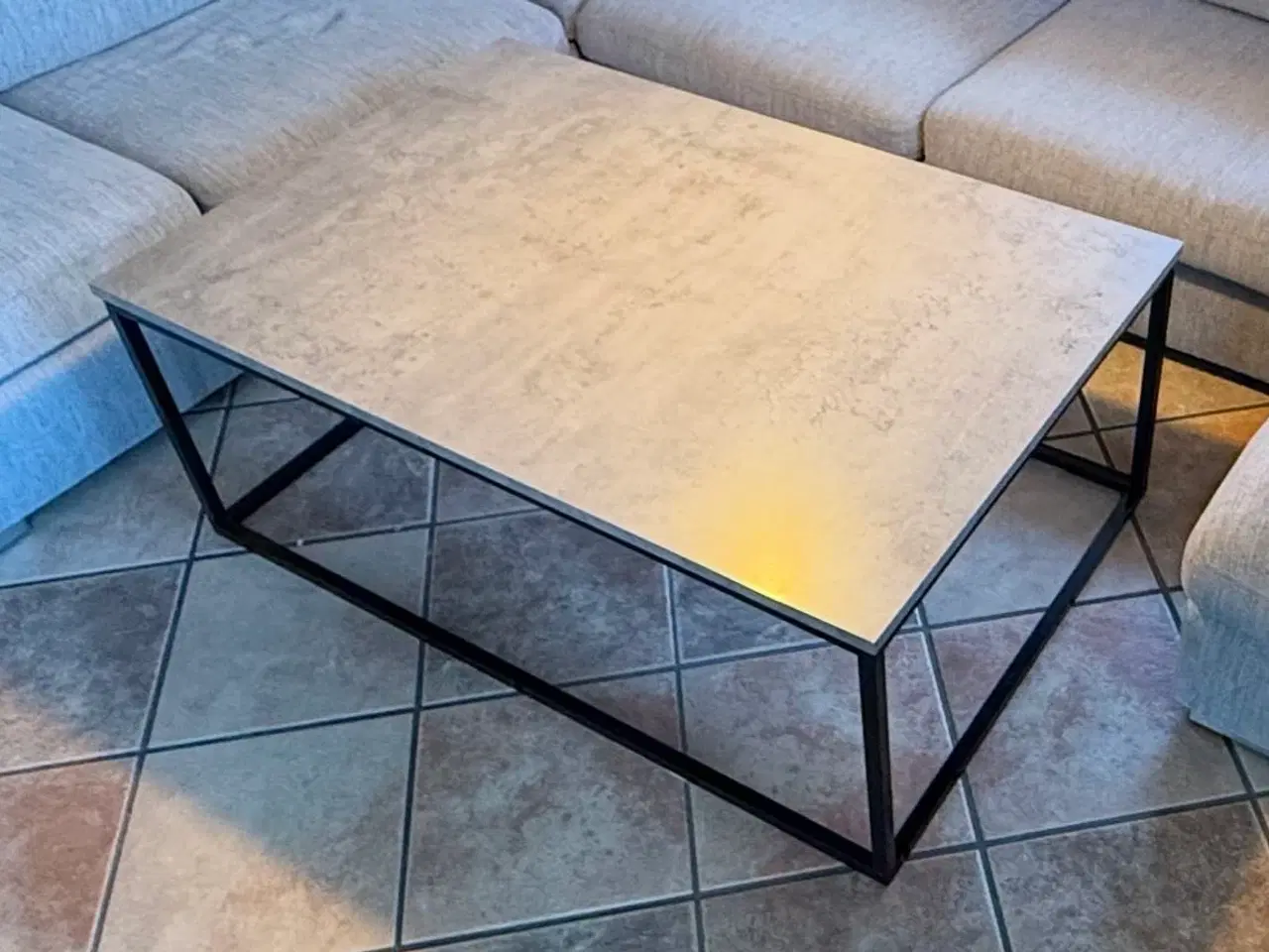 Billede 2 - Super flot sofabord fra Jysk