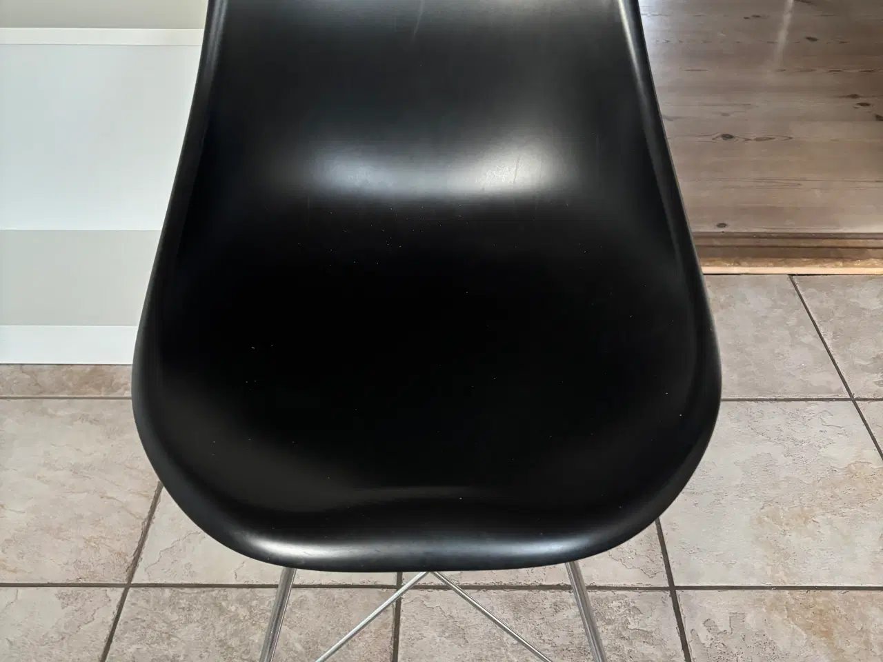 Billede 2 - Spisebordstole i sort gode