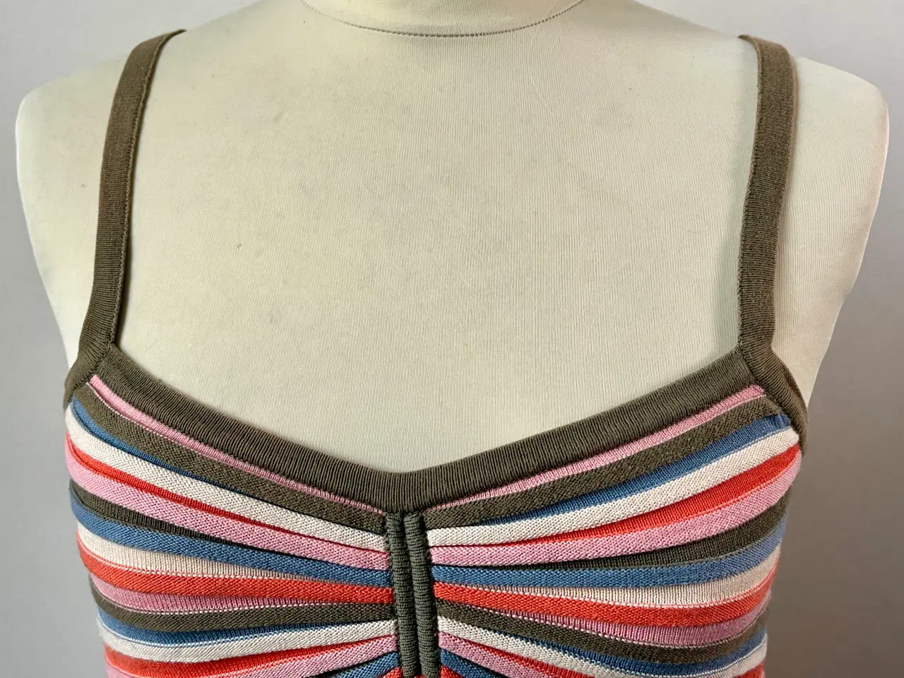 Billede 2 - Cacharel, stribet top, str 36