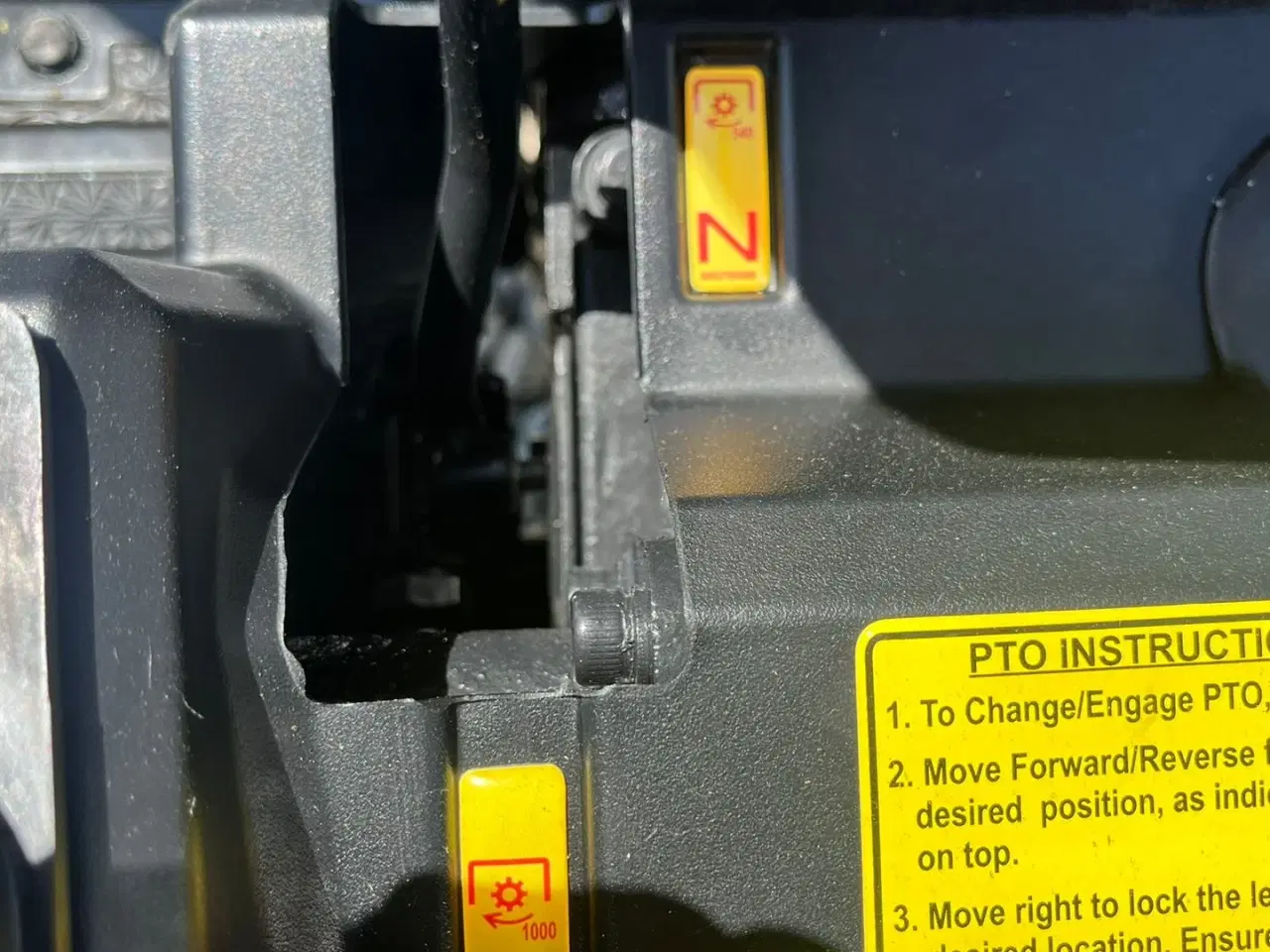 Billede 9 - Solis S26 Limited Edition i sort 6+2 Gearmaskine med Servostyring og brede traktorhjul