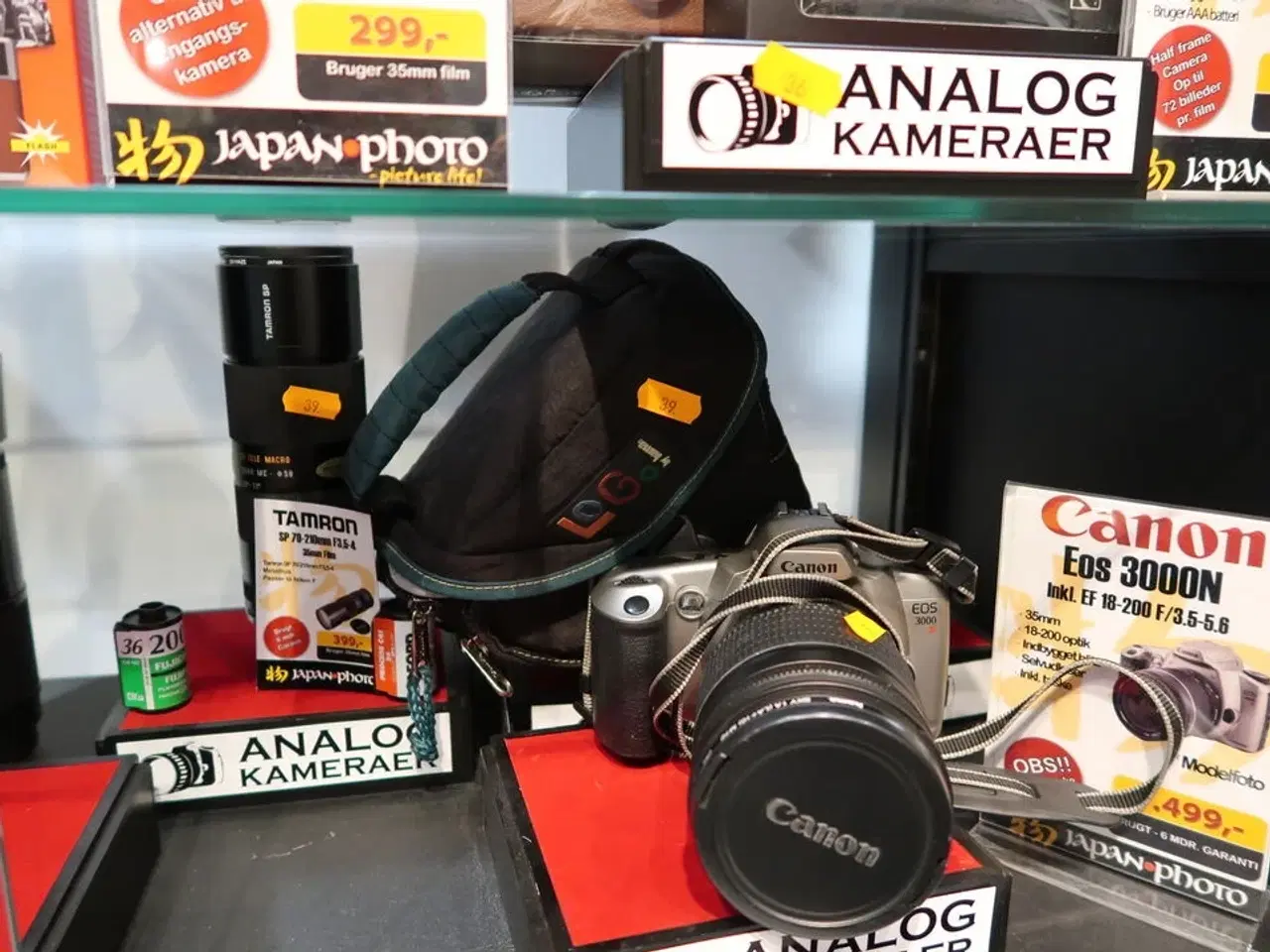 Billede 1 - Analog kamera CANON E0S 3000N med taske med objektiv TAMRON SP 70-210mm
