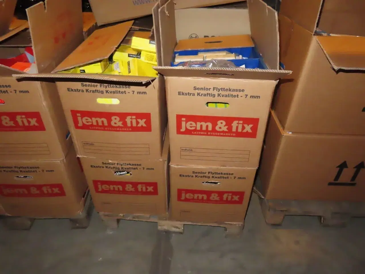 Billede 28 - 14 Paller med Autoreservedele