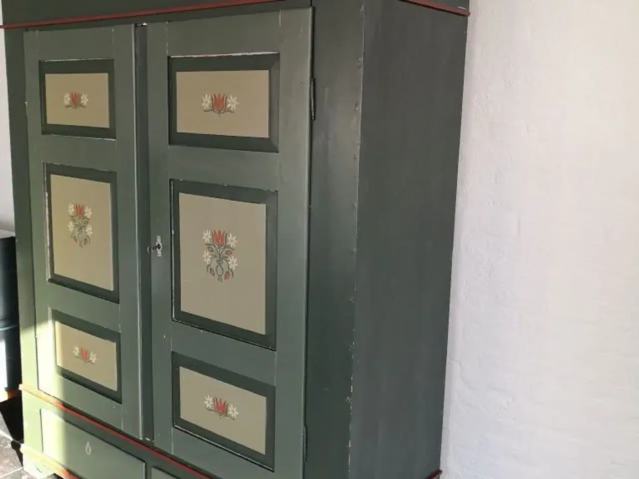 Billede 2 - Flot antik skab