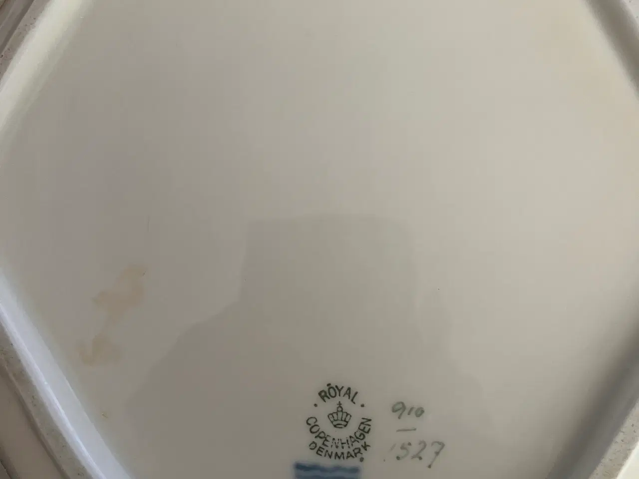 Billede 2 - Royal Copenhagens sekskantet fad "Frijsenborg"