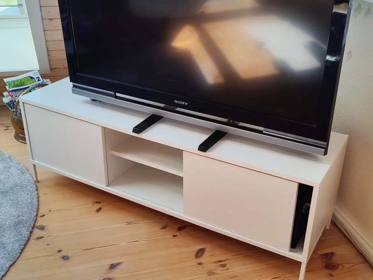 Billede 1 - tv og tv bord