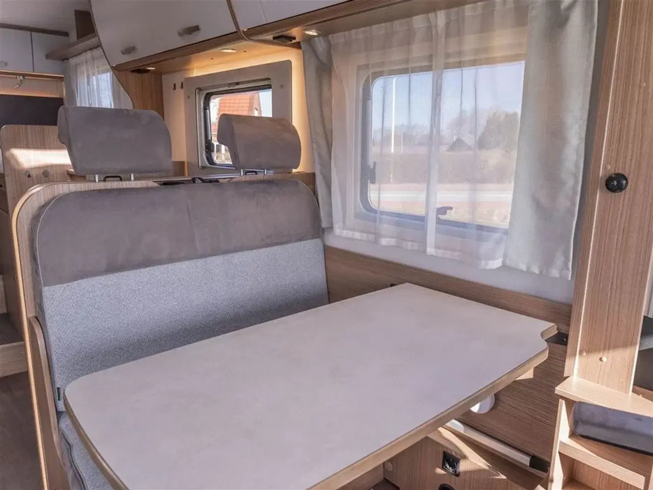 Billede 5 - 2021 - Carado I 338 Aut.   Topudstyret Helintegreret Carado med automatgear