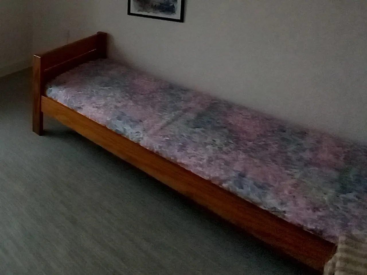 Billede 1 - Sengeramme i massivt træ.