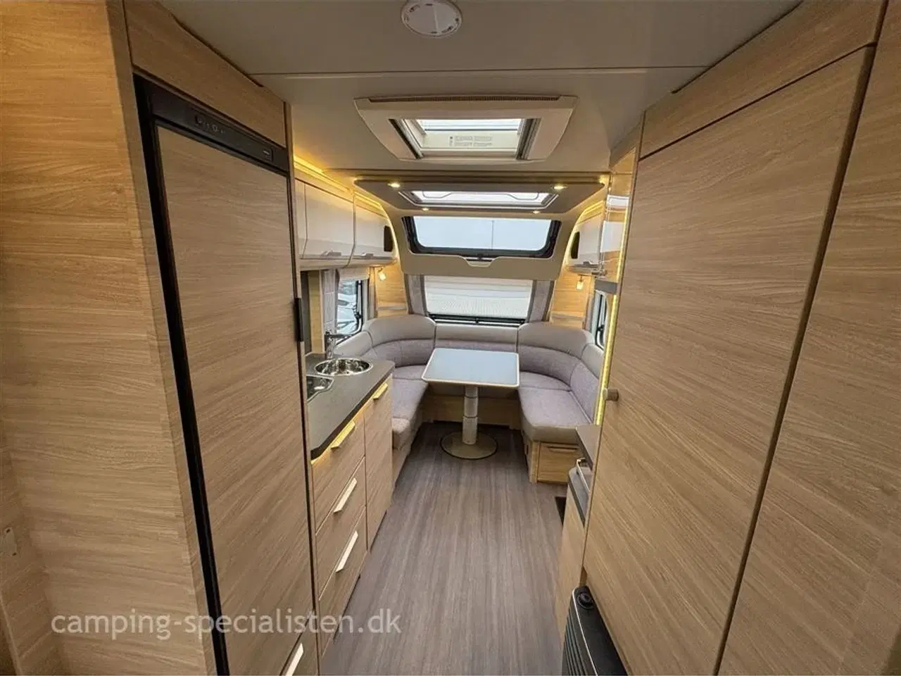 Billede 9 - 2021 - Knaus Südwind 500 UF "60 Years Celebration"   Knaus Südwind 500 UF 60 Year Celebration 2021 - Se den nu hos Camping-Specialisten.dk