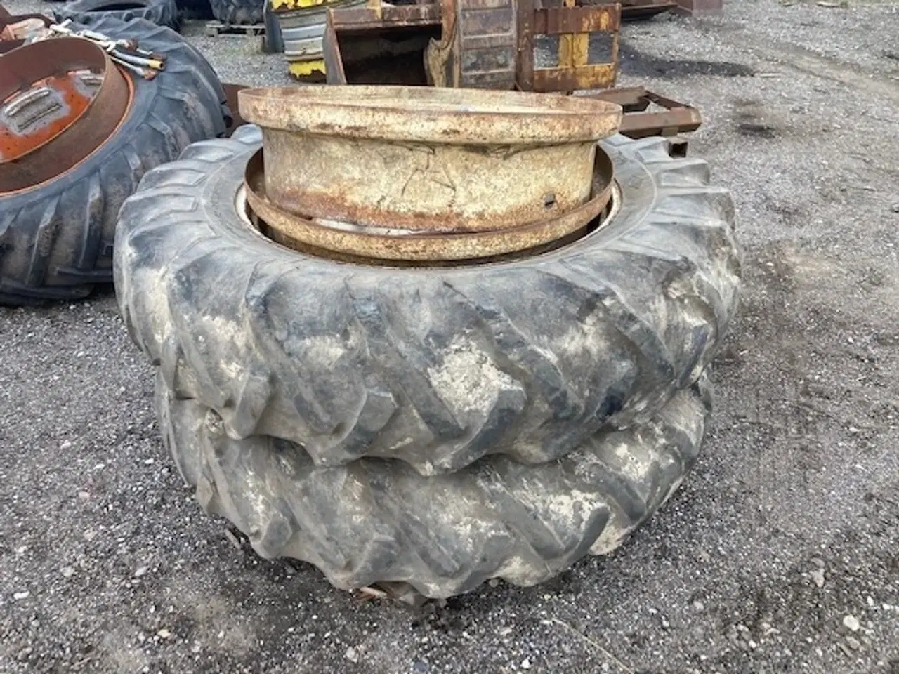 Billede 1 - - - - 16.9-38 m. ring