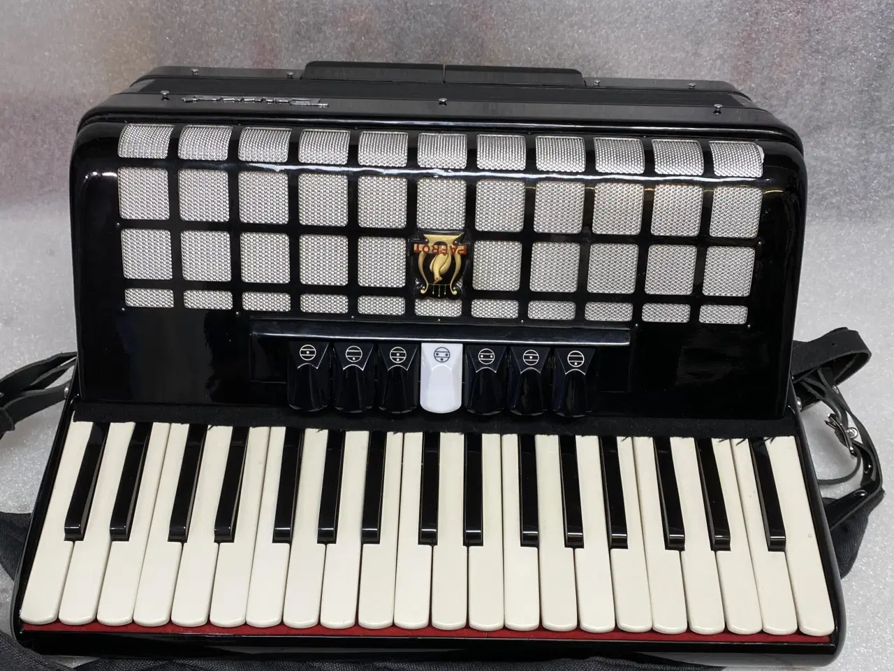 Billede 1 - Perrot tangent-harmonika sælges – u/kuffret