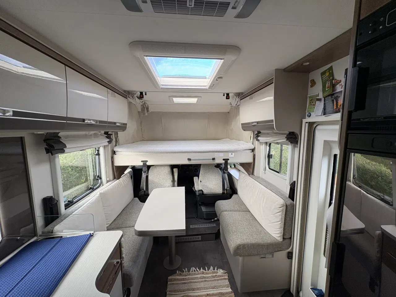 Billede 3 - Dethleffs I7057 EBL med face-to-face siddegruppe