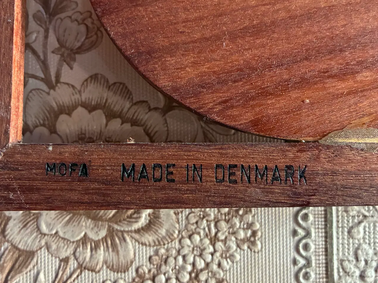 Billede 2 - Træophæng/trærelief