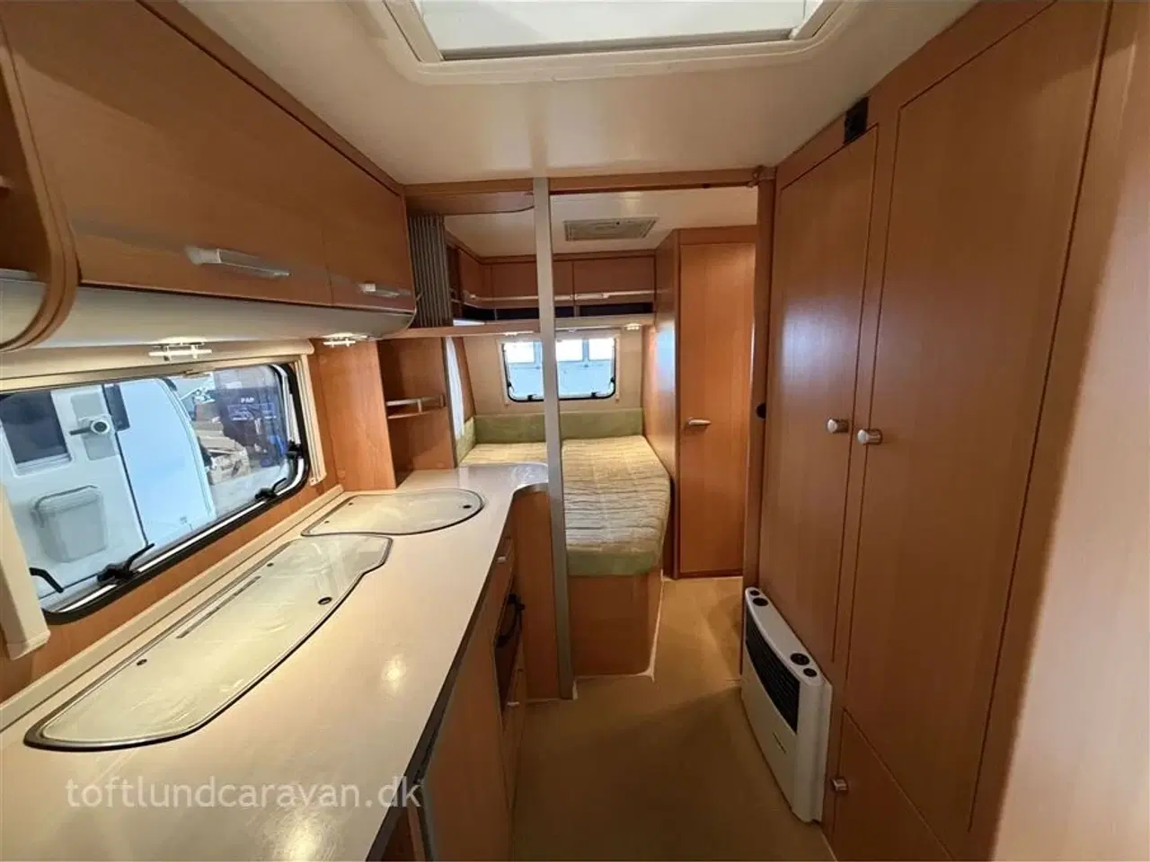 Billede 23 - 2008 - Wilk S3*** 490 HTD 1 ejers, SUPERFLOT med dobbeltseng, m/MOVER, gasbageovn mv. ET GODT TILBUD.