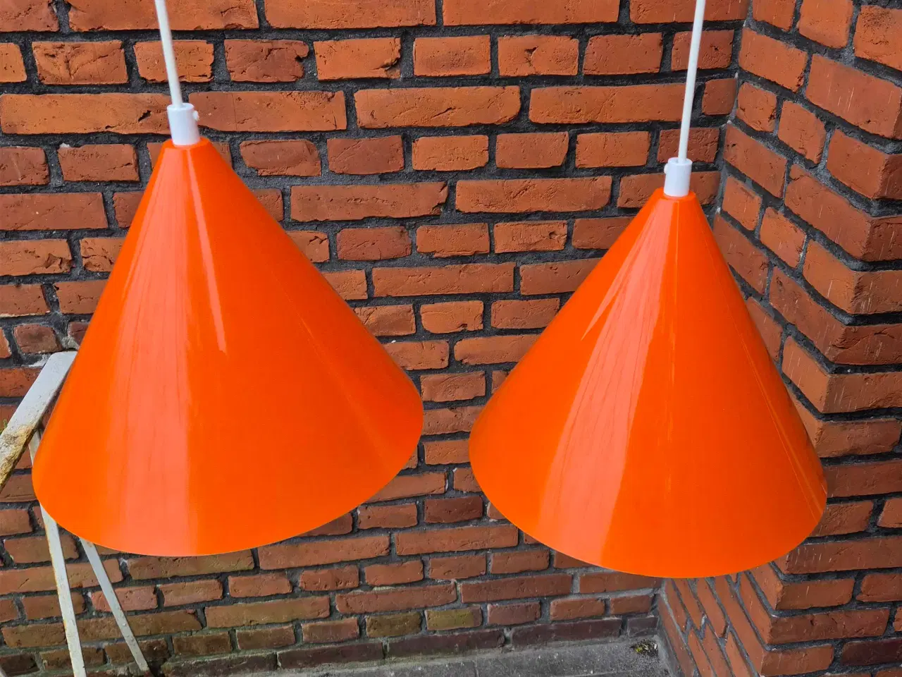 Billede 1 - Orange kegleformede retropendler
