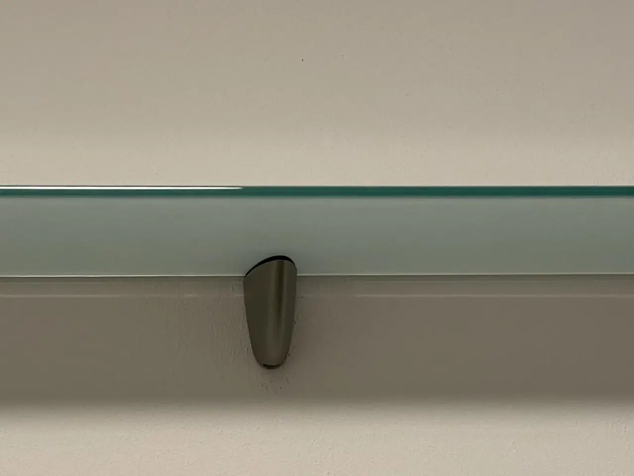 Billede 2 - Svævehylde i frostet glas, 4 stk. (pris pr. stk.)