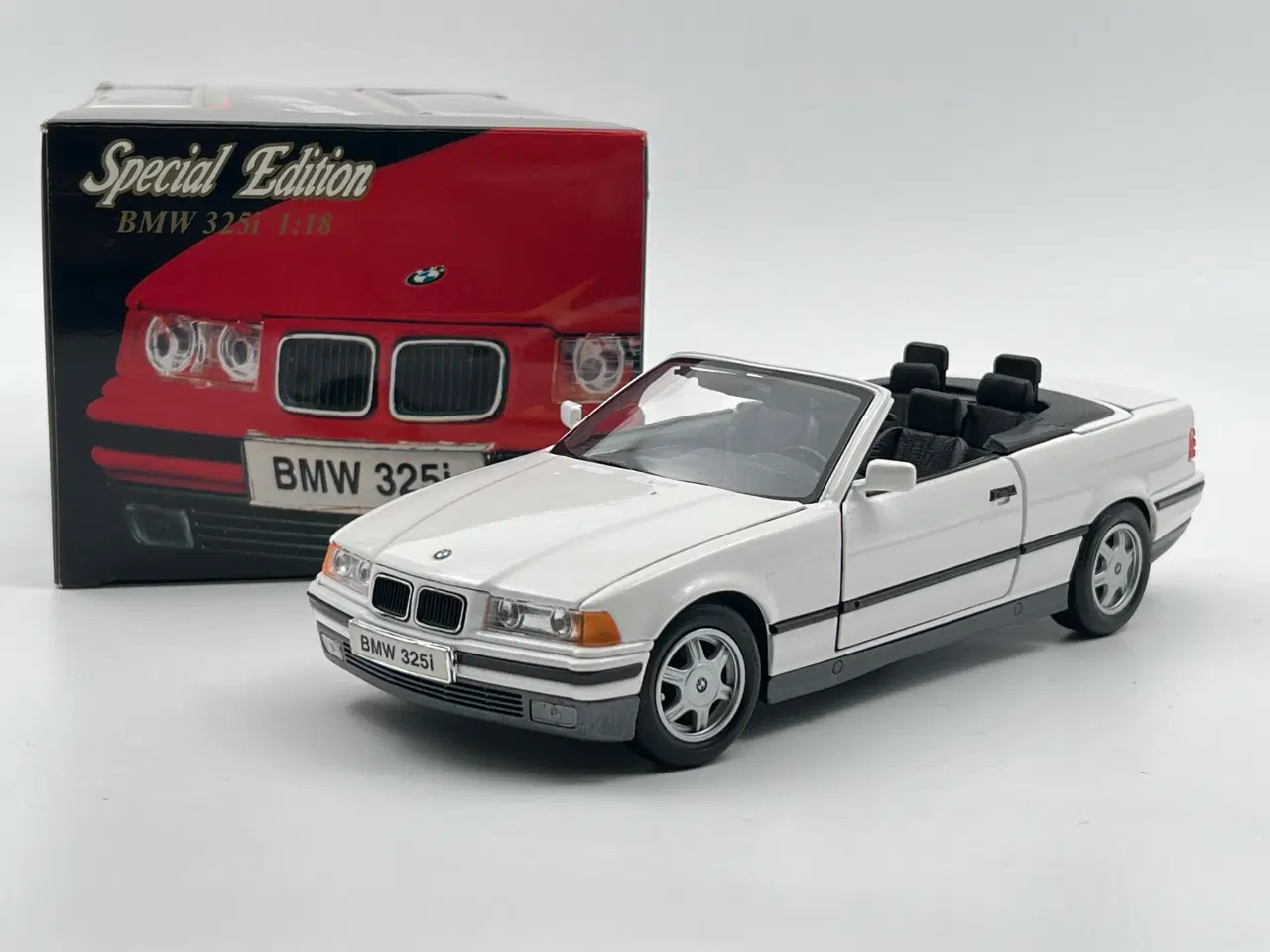 Billede 1 - 1993 BMW 325i Cabriolet E36 - 1:18