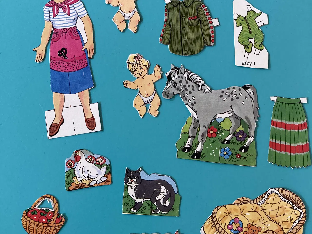 Billede 10 - Forskellige påklædningsdukkesæt fra 1980’erne