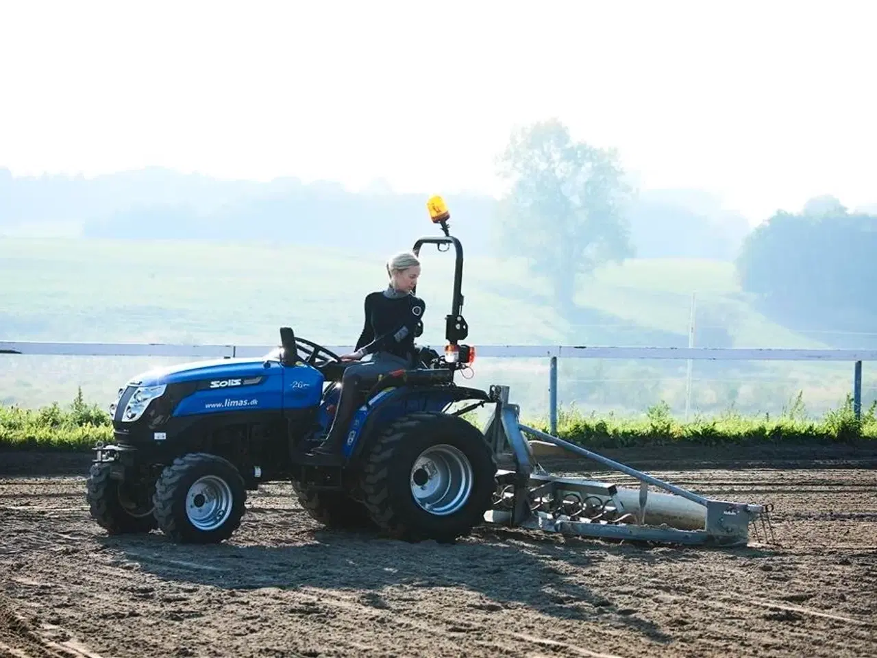 Billede 15 - Solis Ny kompakt traktor til små penge
