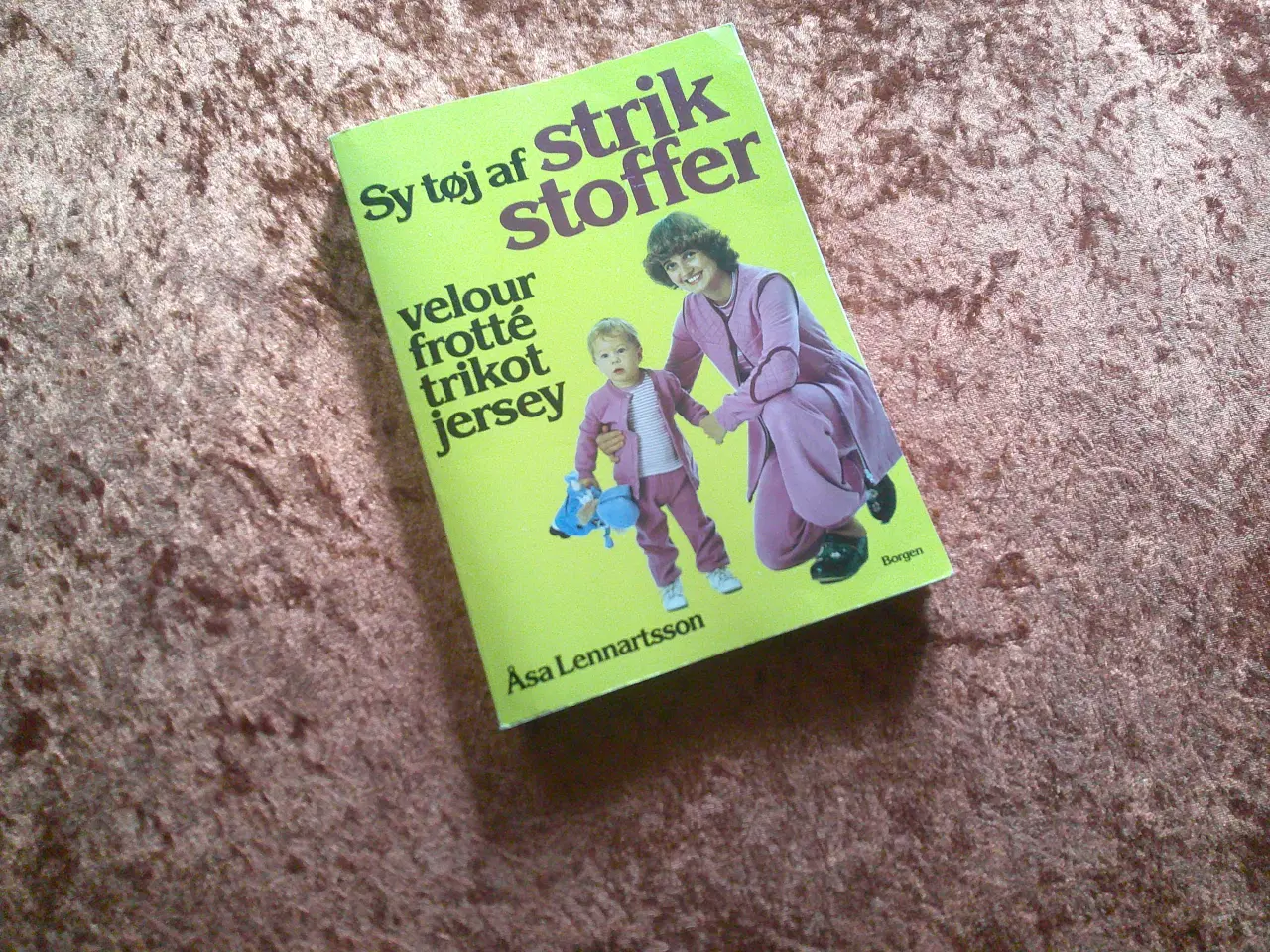 Billede 1 - Sy tøj af strikstoffer,  Åsa Lennartsson