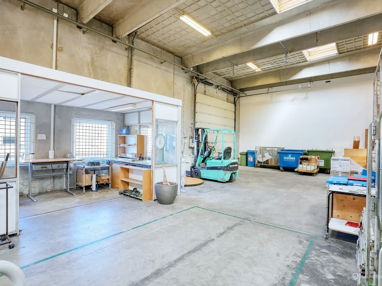 Billede 11 - Højloftet lager med 2 store porte samt administration i 2 etager tæt på E20/E47 og Ring 4
