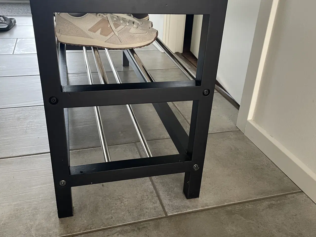 Billede 4 - Bænk med skohylder