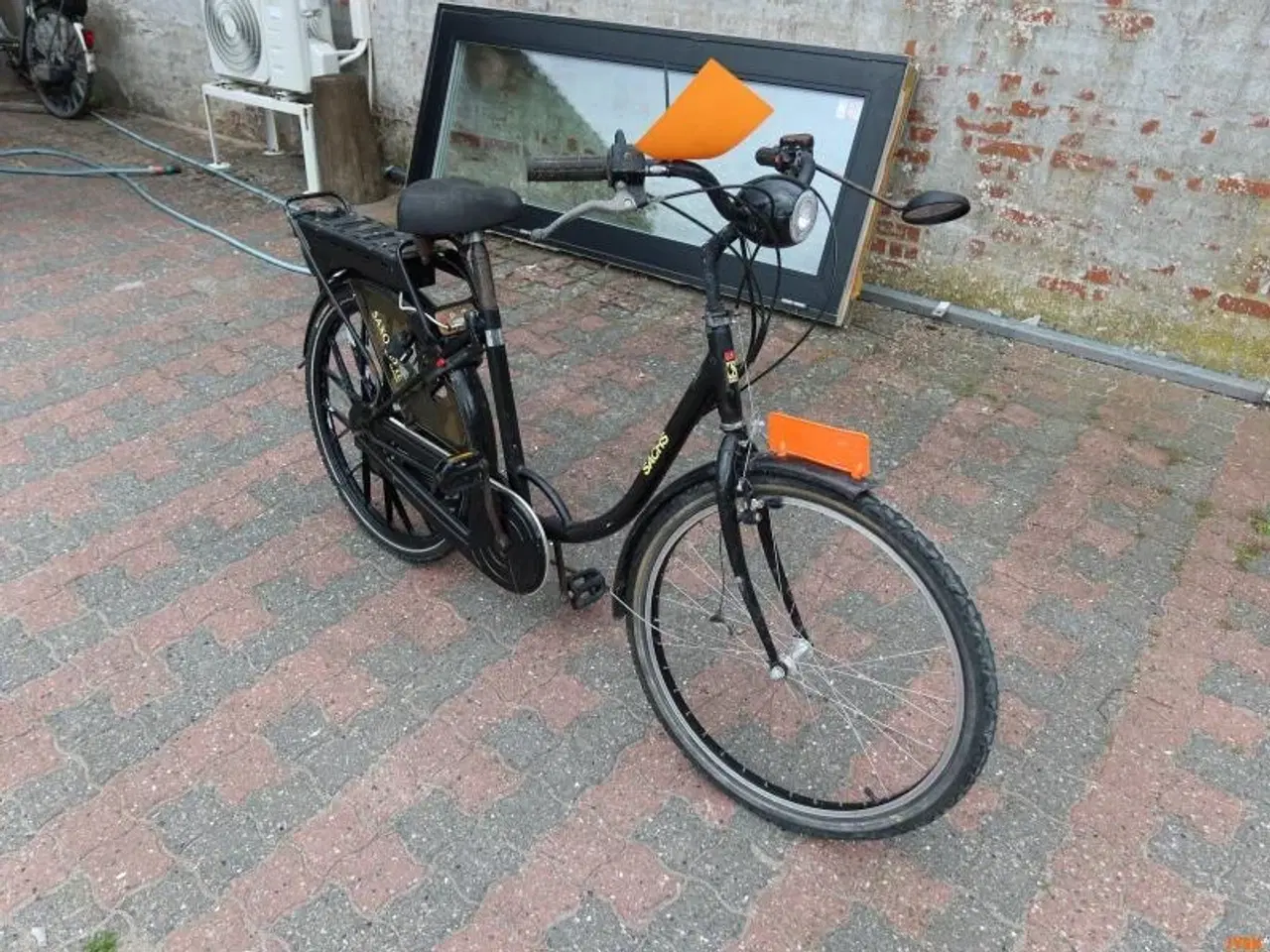 Billede 1 - CYKEL med benz<i