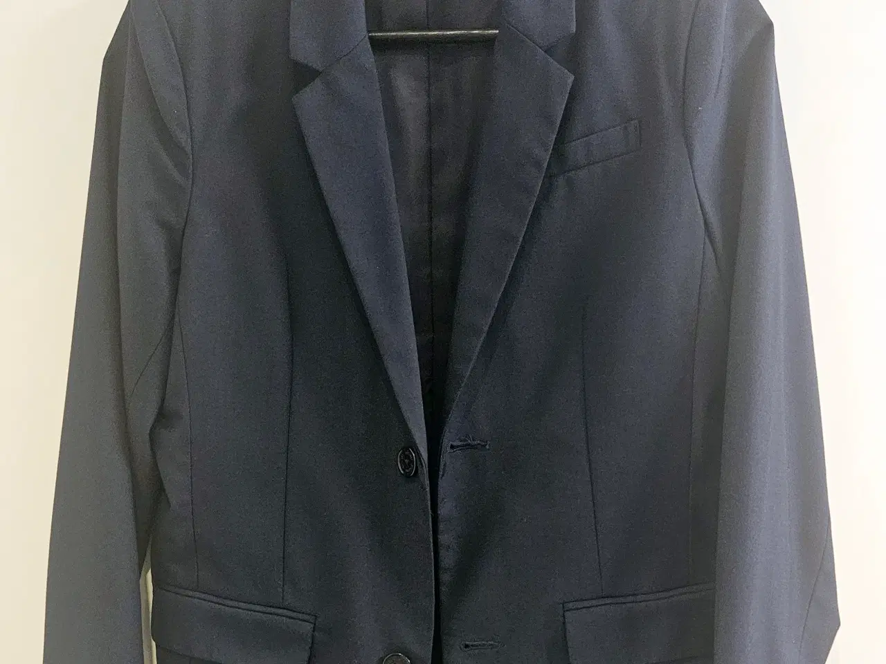 Billede 1 - Mørkeblå blazer til dreng 14 år