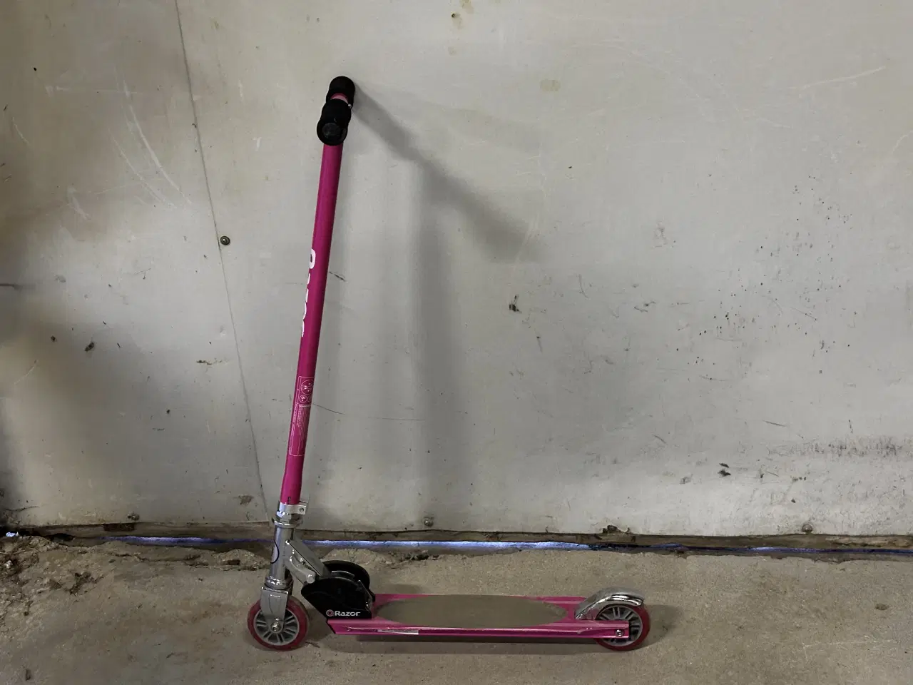 Billede 1 - Razor løbehjul i pink – fint og solidt